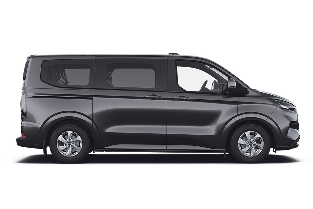 Svart Ford Tourneo Custom, en del av Fords sortiment av flerbruksbiler og personbiler med flere seter.
